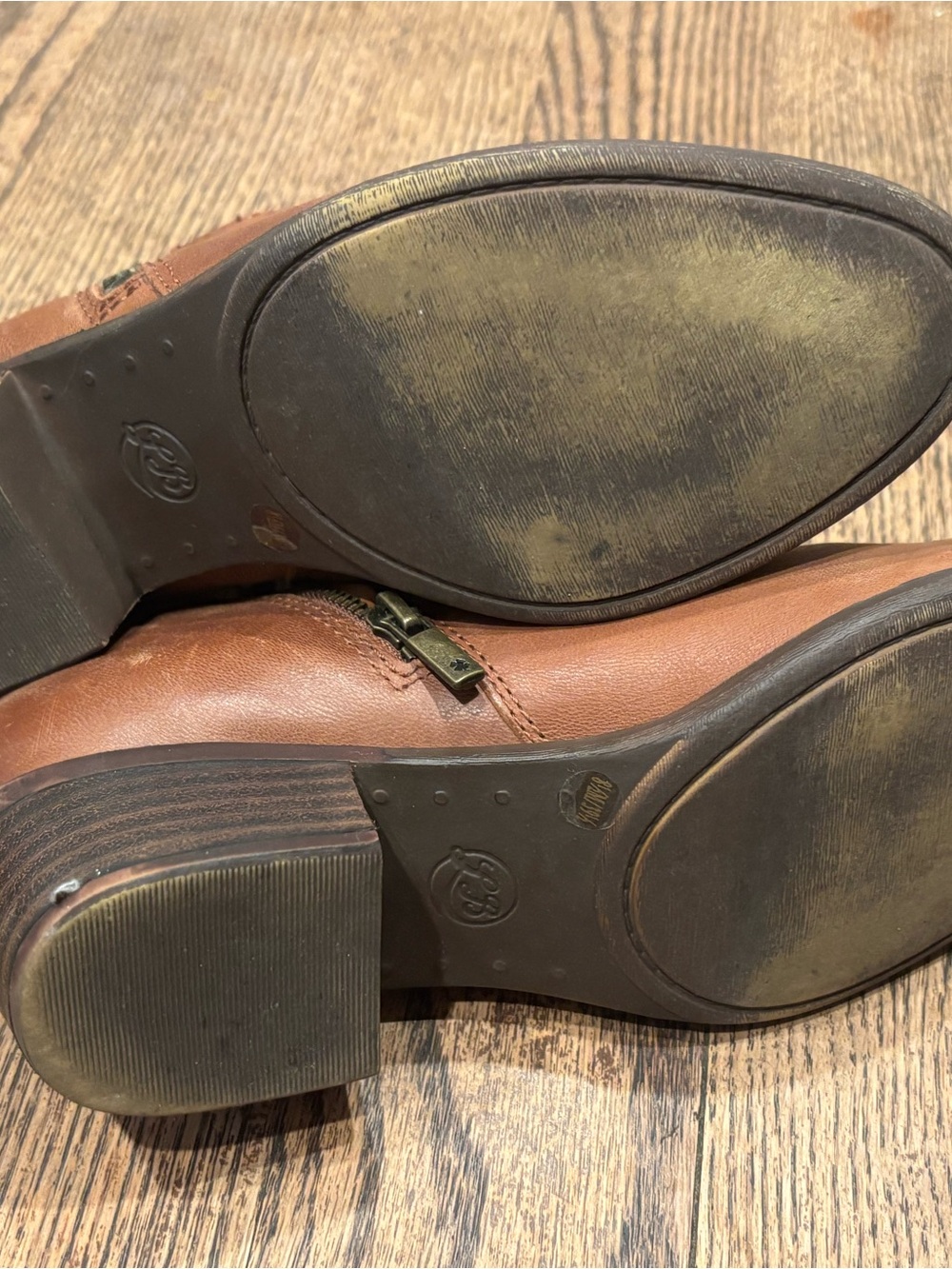 Lucky Brand Brown Leather Ankle Booties with Side Zip - Picture 7 of 8